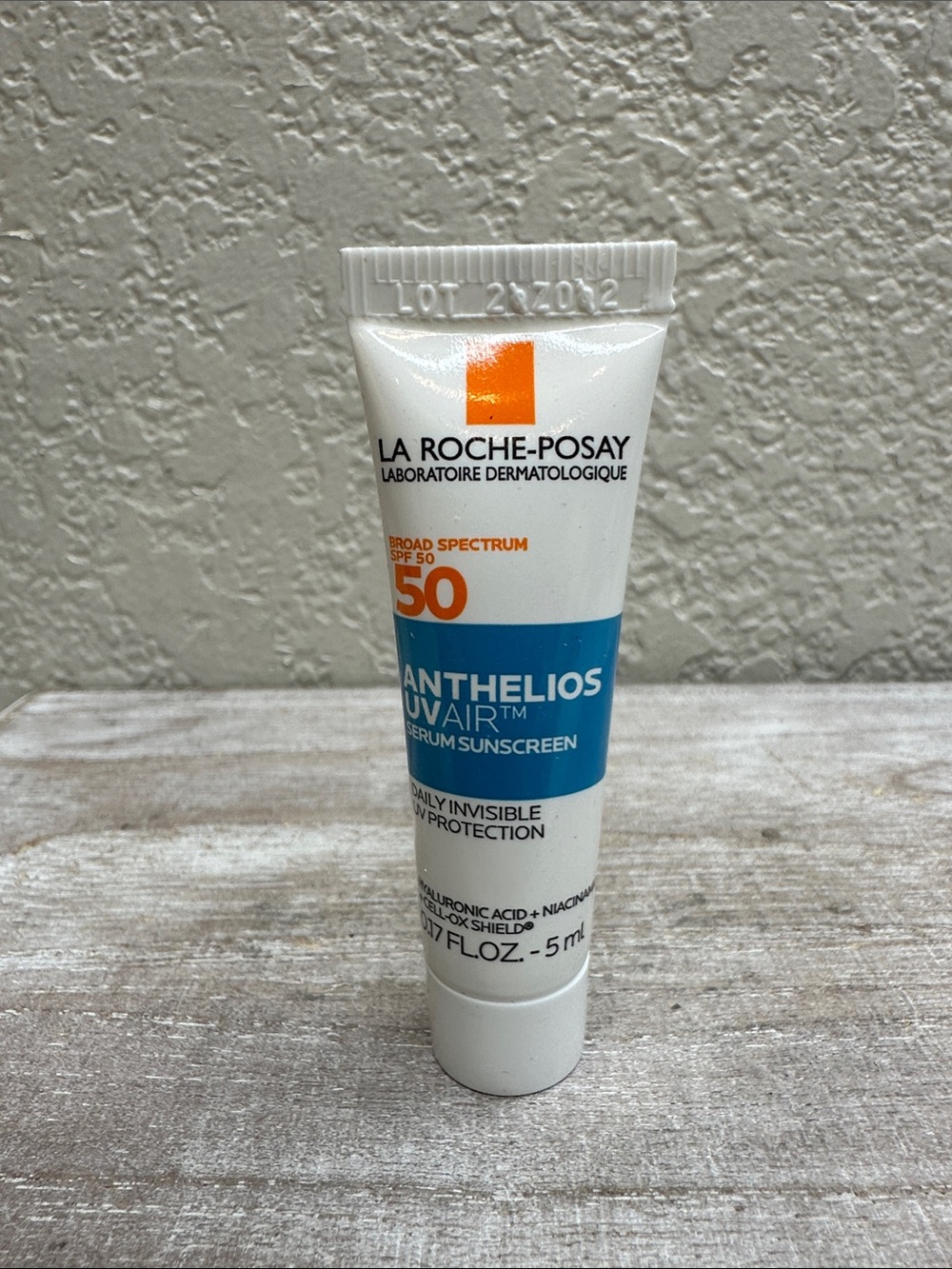 $3 🌙 ANTHELIOS UV AIR SPF 50 SERUM SUNSCREEN EXP 2027 NEW